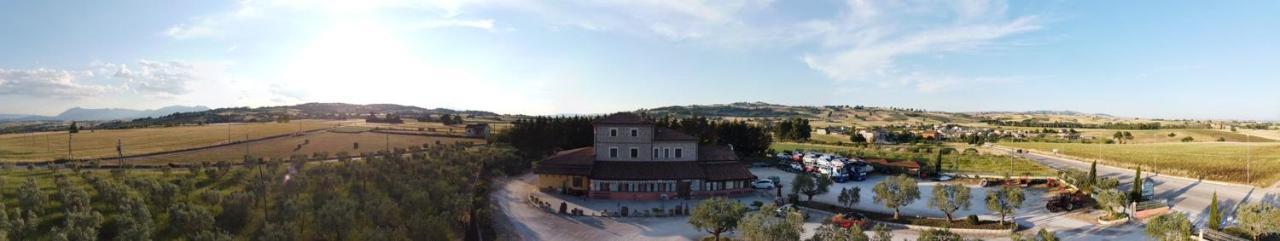 Agriturismo La Vecchia Cascina Di Paolo & Belinda Villa ปิเอเตรลชินา ภายนอก รูปภาพ