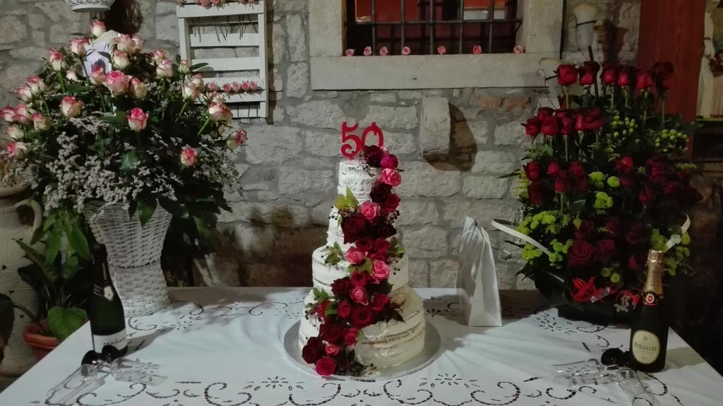 Agriturismo La Vecchia Cascina Di Paolo & Belinda Villa ปิเอเตรลชินา ภายนอก รูปภาพ