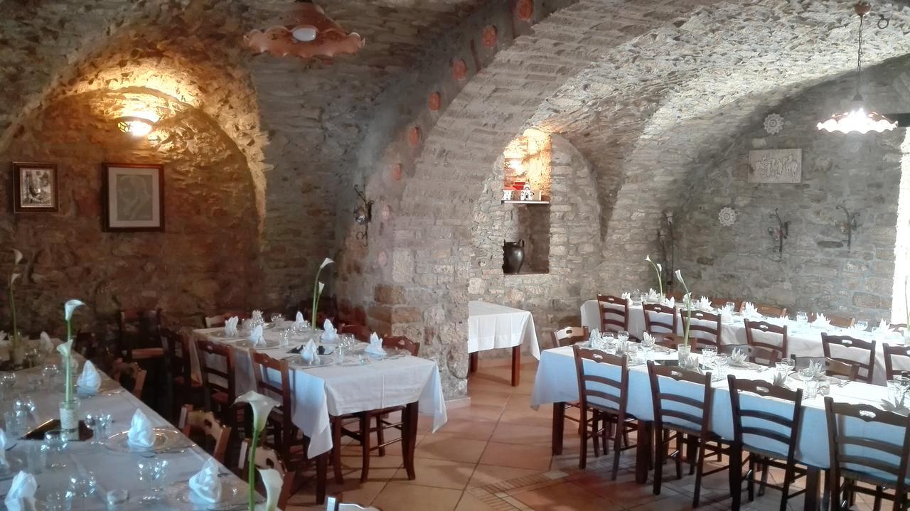 Agriturismo La Vecchia Cascina Di Paolo & Belinda Villa ปิเอเตรลชินา ภายนอก รูปภาพ