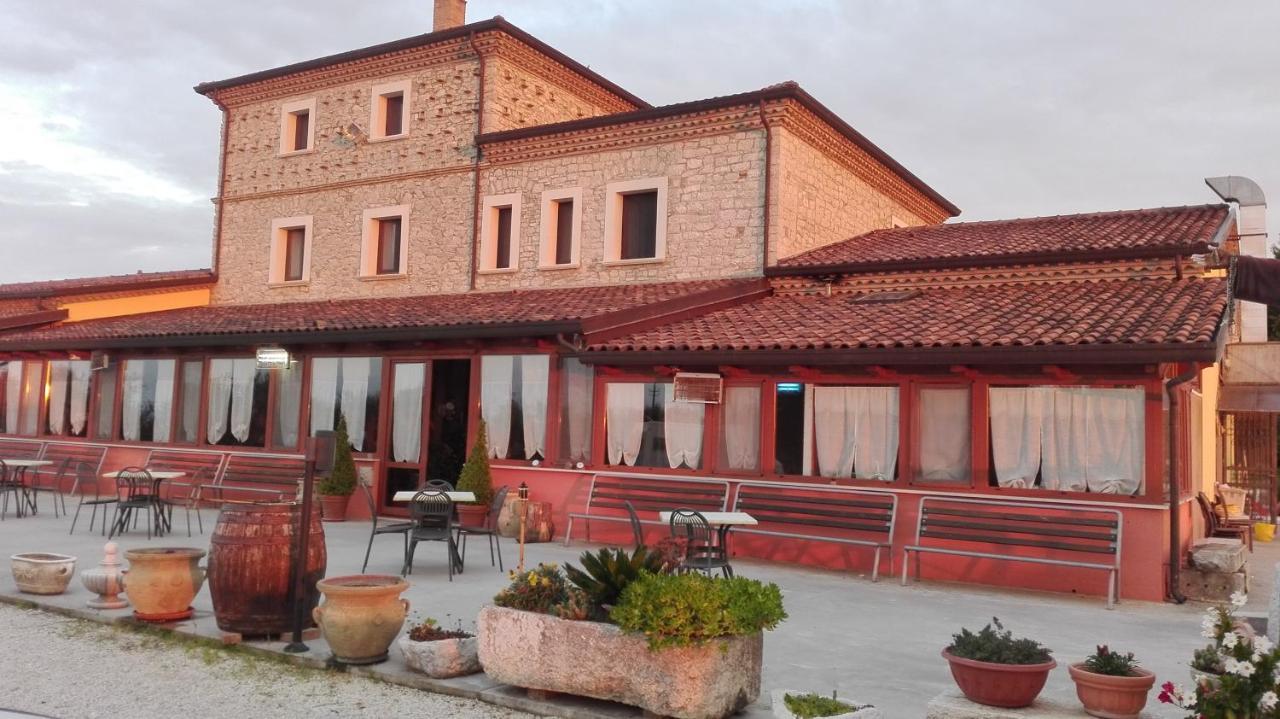 Agriturismo La Vecchia Cascina Di Paolo & Belinda Villa ปิเอเตรลชินา ภายนอก รูปภาพ