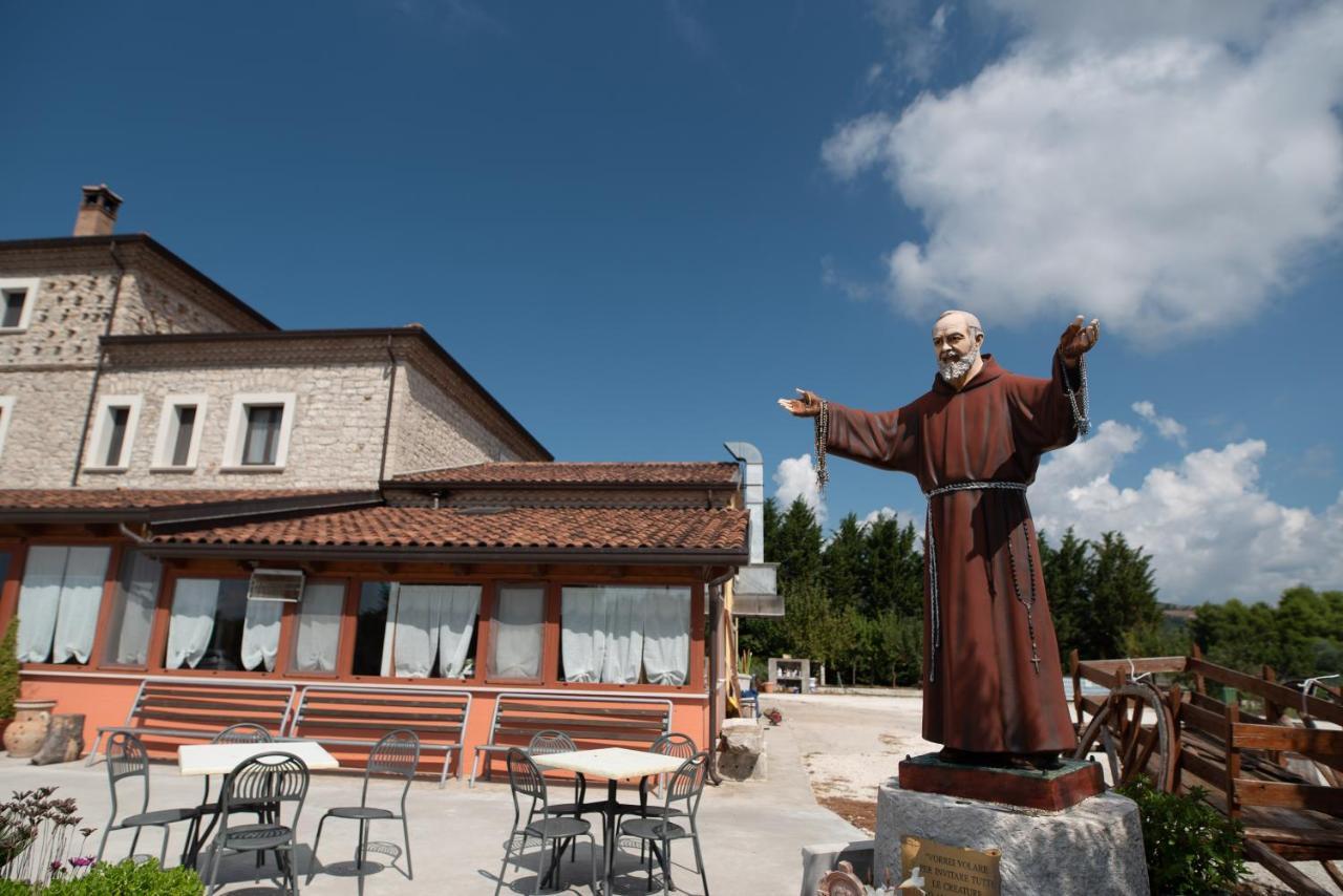 Agriturismo La Vecchia Cascina Di Paolo & Belinda Villa ปิเอเตรลชินา ภายนอก รูปภาพ